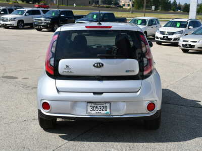 2016 Kia Soul EV, $6495. Photo 6