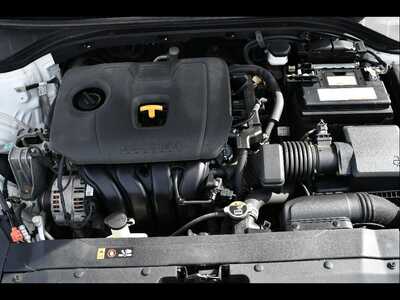 2020 Hyundai Elantra, $10991. Photo 11