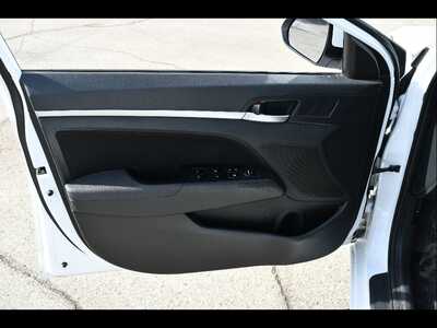 2020 Hyundai Elantra, $10991. Photo 12