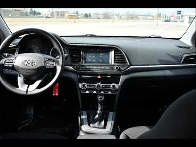 2020 Hyundai Elantra, $10991. Photo 3