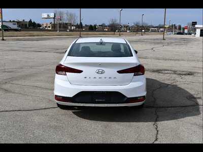 2020 Hyundai Elantra, $10991. Photo 6