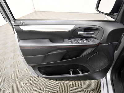 2019 Dodge Caravan, Grand, $10999. Photo 9