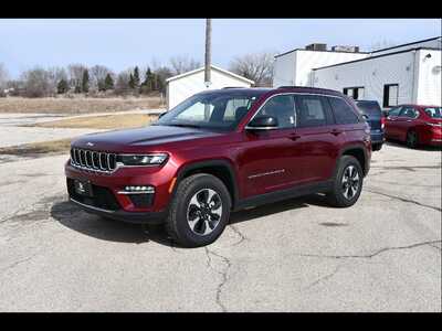 2024 Jeep Grand Cherokee, $25999. Photo 2