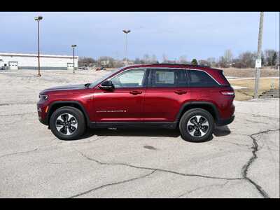 2024 Jeep Grand Cherokee, $25999. Photo 4