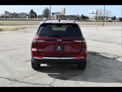 2024 Jeep Grand Cherokee, $25999. Photo 6