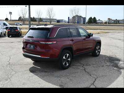 2024 Jeep Grand Cherokee, $25999. Photo 7