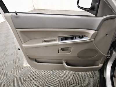 2007 Jeep Grand Cherokee, $4999. Photo 12