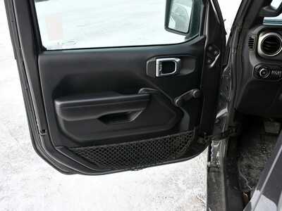 2018 Jeep Wrangler Unlimited, $17999. Photo 12