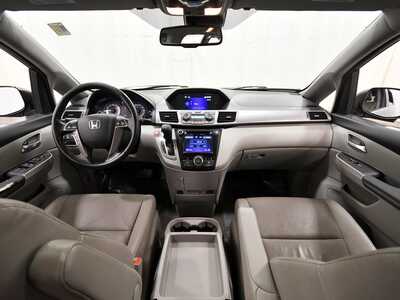 2015 Honda Odyssey, $8999. Photo 3