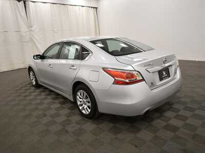2014 Nissan Altima, $4999. Photo 5