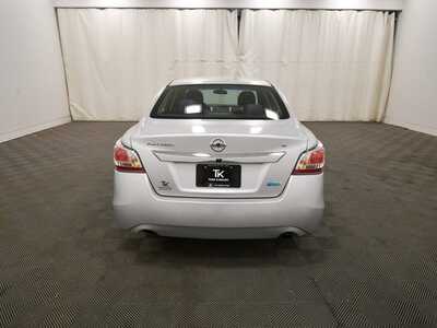 2014 Nissan Altima, $4999. Photo 6