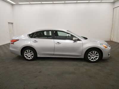 2014 Nissan Altima, $4999. Photo 8