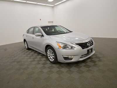 2014 Nissan Altima, $4999. Photo 9