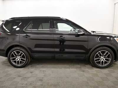 2016 Ford Explorer, $7999. Photo 9