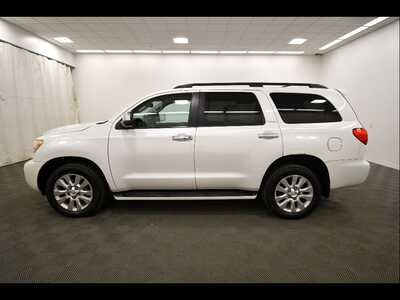 2013 Toyota Sequoia, $16999. Photo 4
