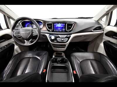 2017 Chrysler Pacifica, $9799. Photo 3