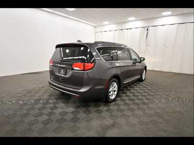 2017 Chrysler Pacifica, $9799. Photo 8