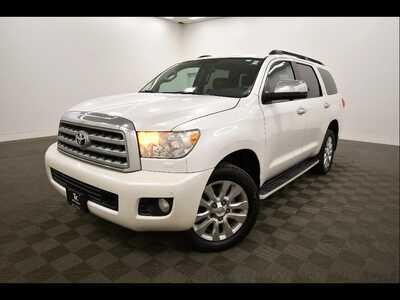 2013 Toyota Sequoia, $16289. Photo 2