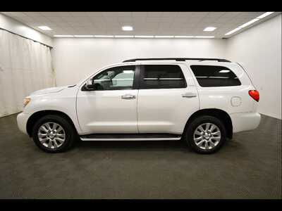 2013 Toyota Sequoia, $16289. Photo 4
