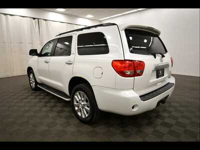 2013 Toyota Sequoia, $16289. Photo 5