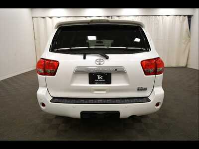 2013 Toyota Sequoia, $16289. Photo 6