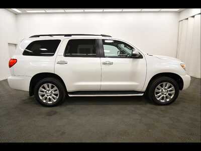 2013 Toyota Sequoia, $16289. Photo 9