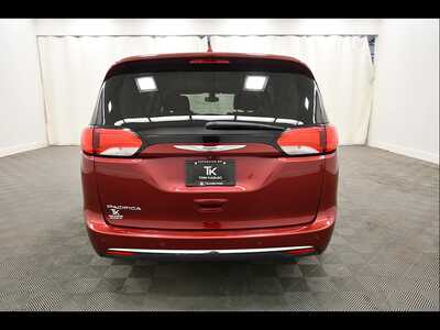 2017 Chrysler Pacifica, $11114. Photo 6
