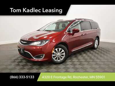 2017 Chrysler Pacifica, $11114. Photo 1