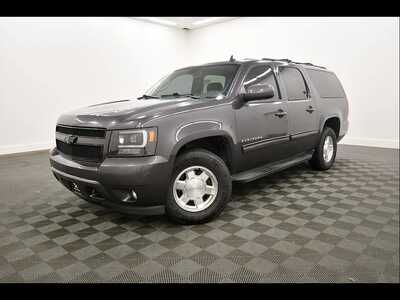 2010 Chevrolet Suburban, $6845. Photo 2