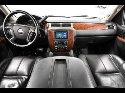 2010 Chevrolet Suburban, $6845. Photo 3