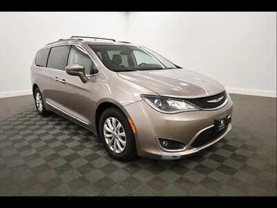 2017 Chrysler Pacifica, $13103. Photo 10