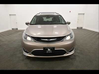 2017 Chrysler Pacifica, $13103. Photo 11
