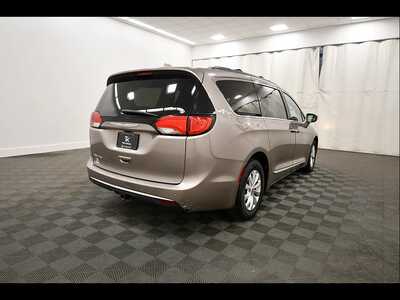 2017 Chrysler Pacifica, $13103. Photo 8