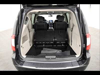 2012 Chrysler Town & Country, $7349. Photo 7
