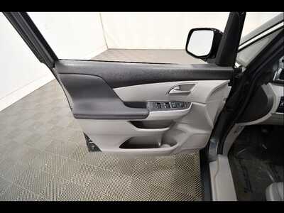 2013 Honda Odyssey, $5836. Photo 12