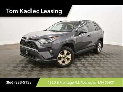 2019 Toyota RAV4, $19349. Photo 1