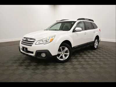 2014 Subaru Outback, $6115. Photo 2
