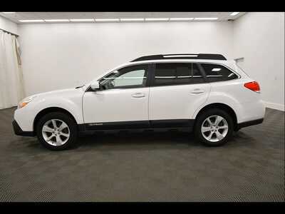2014 Subaru Outback, $6115. Photo 4