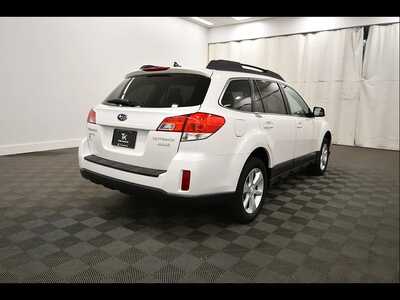 2014 Subaru Outback, $6115. Photo 8