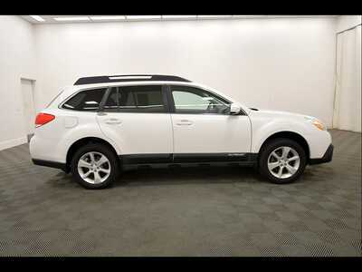 2014 Subaru Outback, $6115. Photo 9
