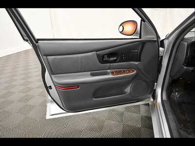 2001 Buick Regal, $5000. Photo 12