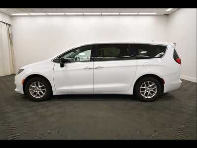 2024 Chrysler Voyager, $22349. Photo 4