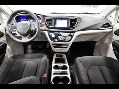 2024 Chrysler Voyager, $21849. Photo 3