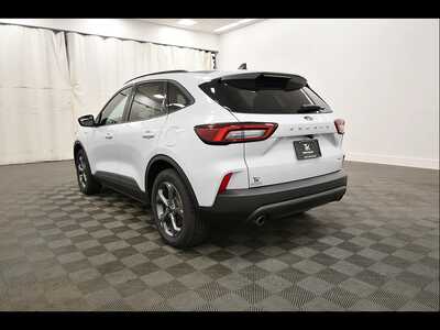 2025 Ford Escape, $21746. Photo 5