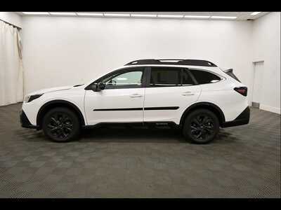 2022 Subaru Outback, $25849. Photo 4