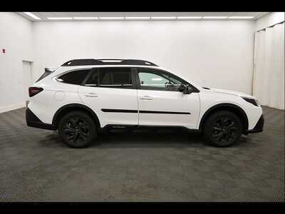 2022 Subaru Outback, $25849. Photo 9