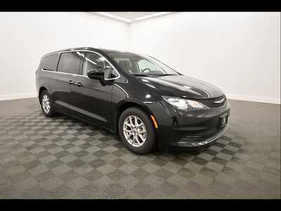 2024 Chrysler Voyager, $21149. Photo 10
