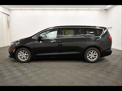 2024 Chrysler Voyager, $21149. Photo 4