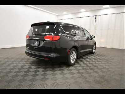 2024 Chrysler Voyager, $21149. Photo 8