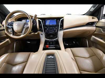 2018 Cadillac Escalade, $29349. Photo 3